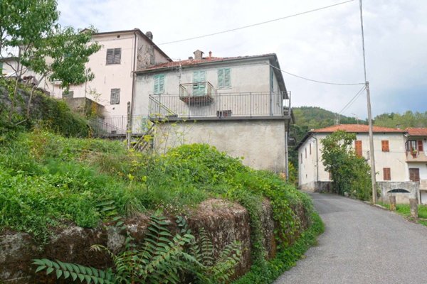 casa indipendente in vendita a Bagnone in zona Mochignano