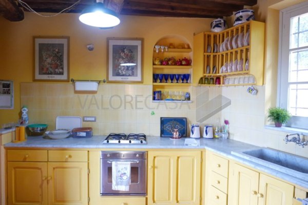 casa indipendente in vendita a Carrara in zona Nazzano