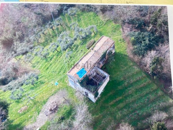 casa indipendente in vendita a Carrara in zona Centro Città