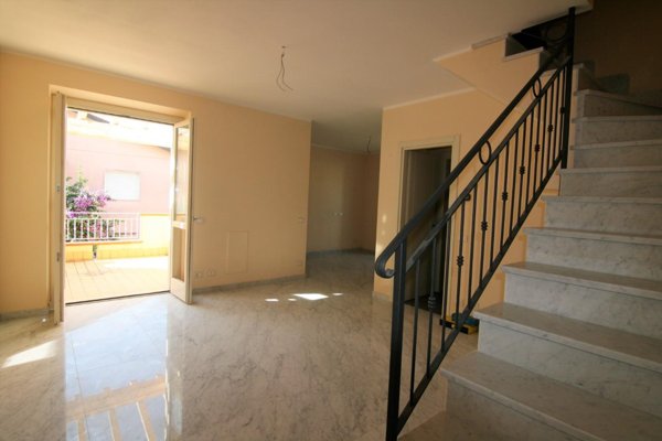 appartamento in vendita a Carrara in zona Stadio