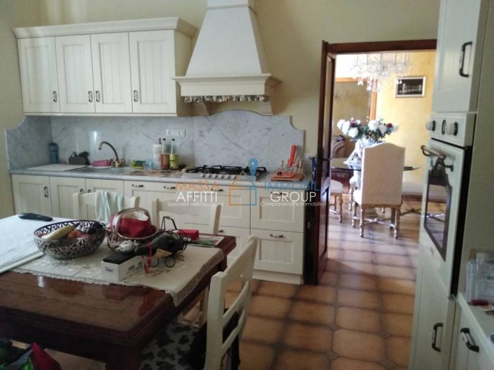 casa indipendente in vendita a Carrara in zona Fossone