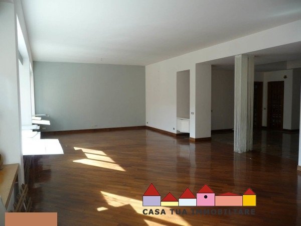 appartamento in vendita a Carrara in zona Centro Città