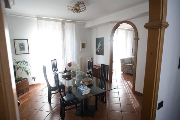 casa indipendente in vendita a Carrara in zona Centro Città