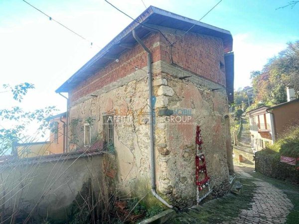 appartamento in vendita a Carrara in zona Fontia
