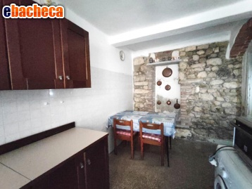 appartamento in vendita a Carrara in zona Miseglia