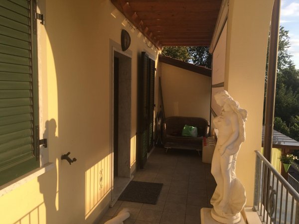 casa indipendente in vendita a Carrara in zona Marina di Carrara