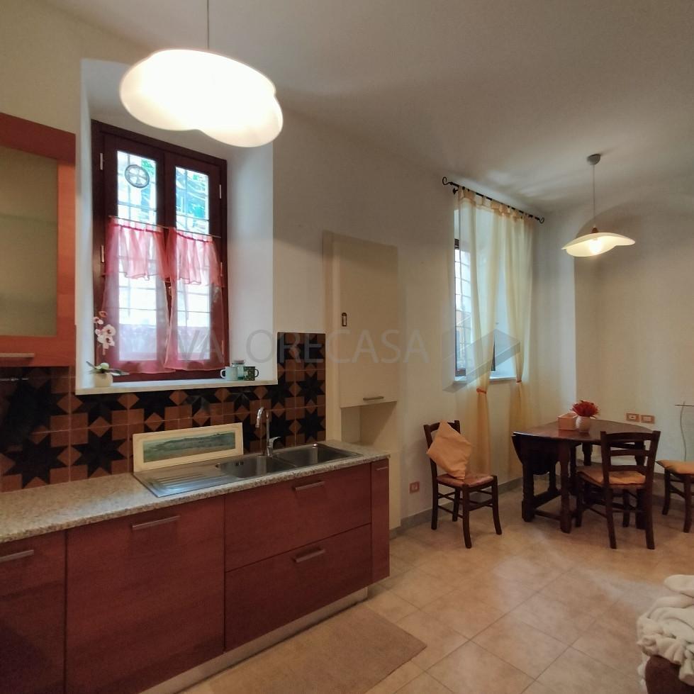 appartamento in vendita a Carrara in zona Centro Città