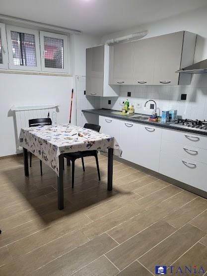 appartamento in vendita a Carrara in zona Marina di Carrara