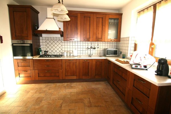 casa indipendente in vendita a Carrara in zona Marina di Carrara