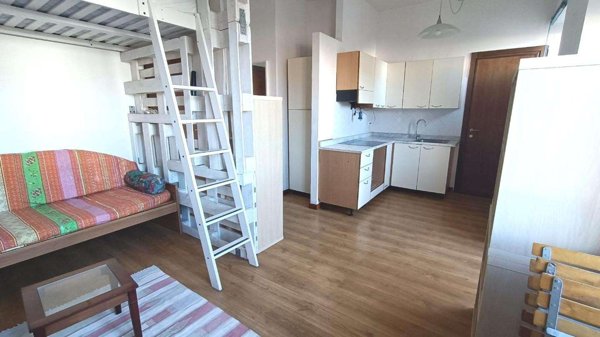 appartamento in vendita a Carrara in zona Avenza
