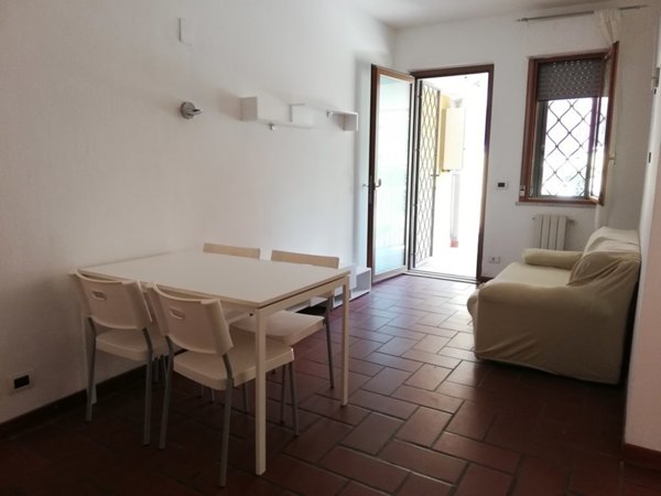 appartamento in vendita a Carrara in zona Avenza
