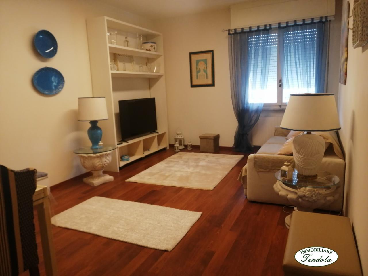 appartamento in vendita a Carrara in zona Centro Città