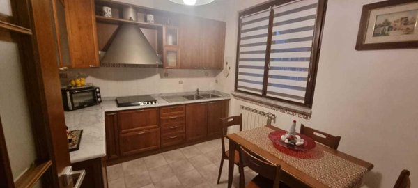 casa indipendente in vendita a Carrara in zona Bonascola