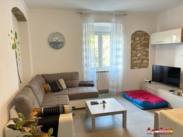 appartamento in vendita a Carrara in zona Torano