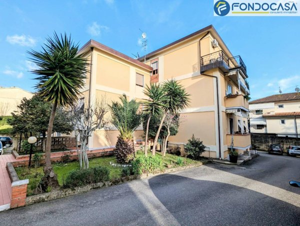 appartamento in vendita a Carrara in zona Bonascola