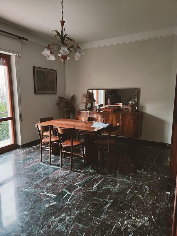 casa indipendente in vendita a Carrara in zona Stadio