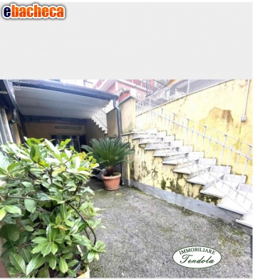 appartamento in vendita a Carrara in zona Avenza