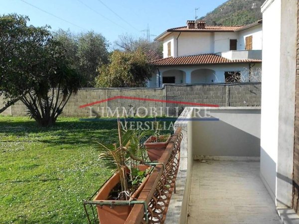 casa indipendente in vendita a Carrara in zona Sant'Antonio