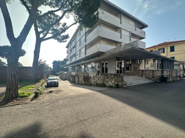 appartamento in vendita a Carrara in zona Avenza