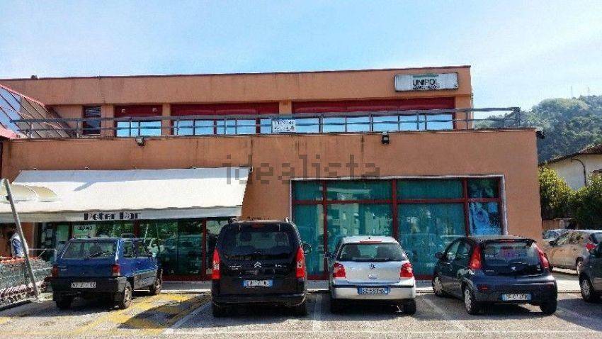 ufficio in vendita a Carrara in zona Bonascola