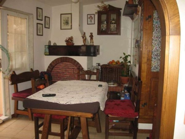 casa indipendente in vendita a Carrara in zona Sorgnano
