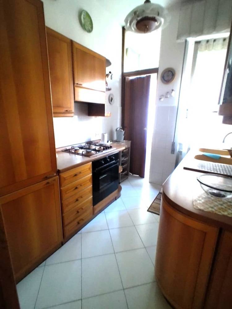 appartamento in vendita a Carrara in zona Avenza