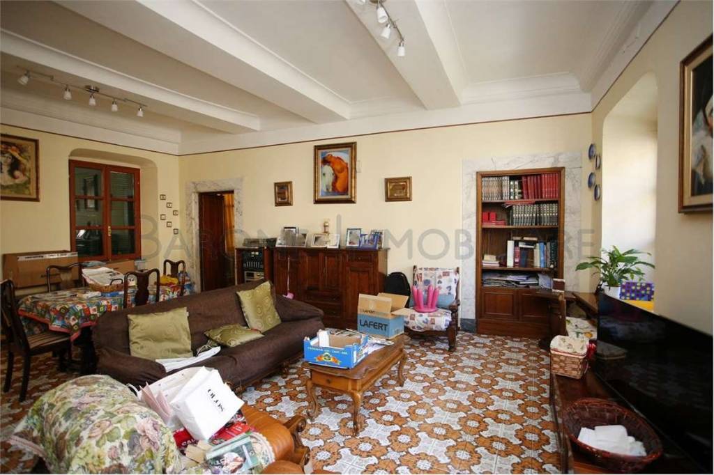 appartamento in vendita a Carrara in zona Centro Città