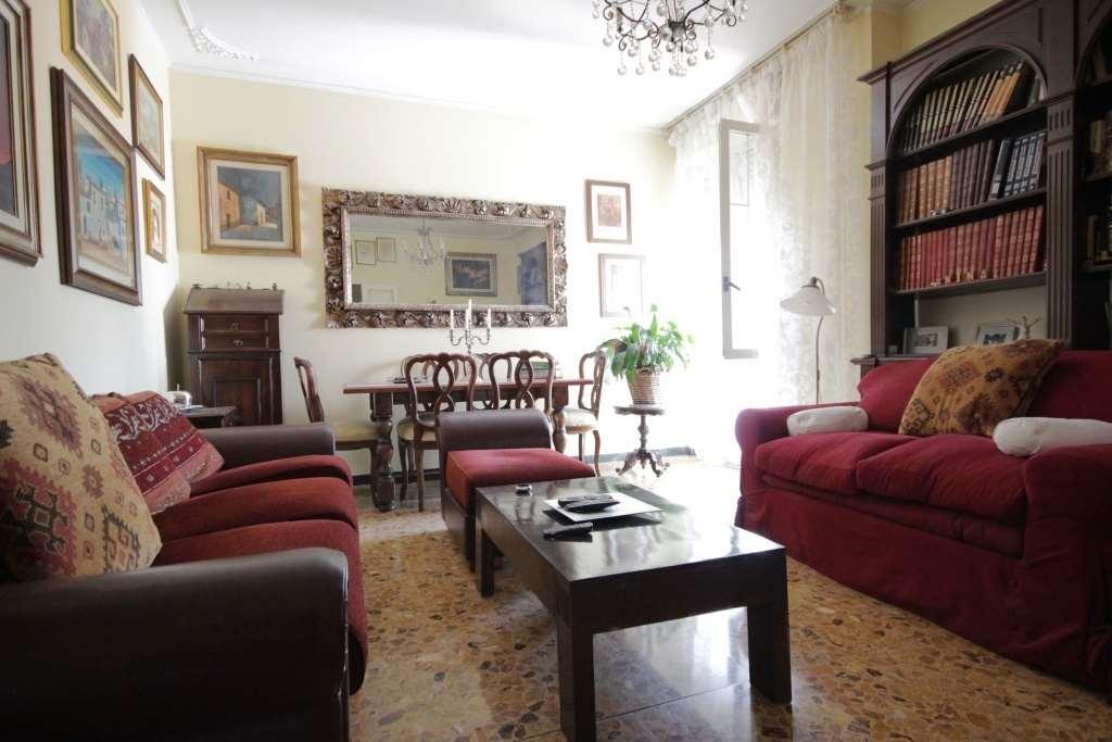 appartamento in vendita a Carrara in zona Centro Città