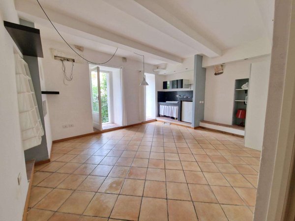 appartamento in vendita a Carrara in zona Centro Città