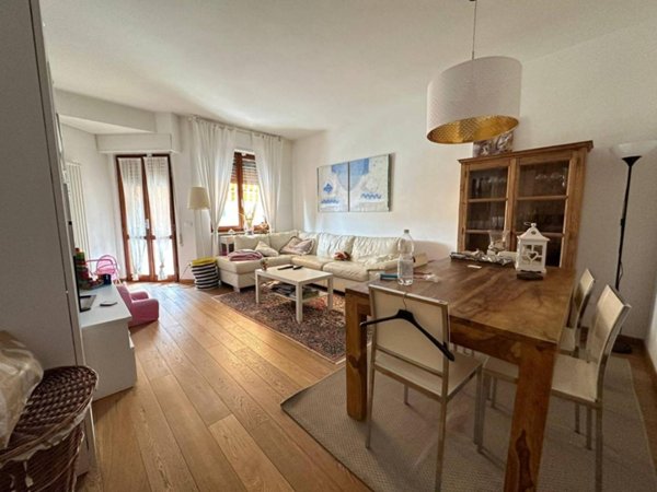 appartamento in vendita a Carrara in zona Marina di Carrara