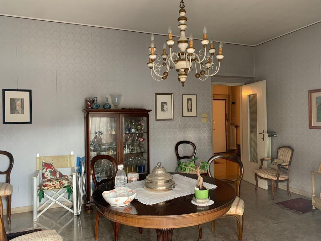 appartamento in vendita a Carrara in zona Centro Città