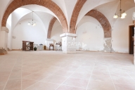 negozio in vendita a Carrara in zona Centro Città