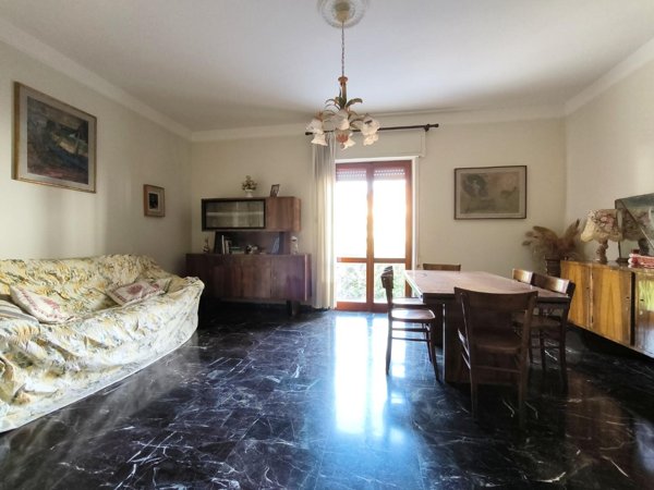 appartamento in vendita a Carrara in zona Sant'Antonio