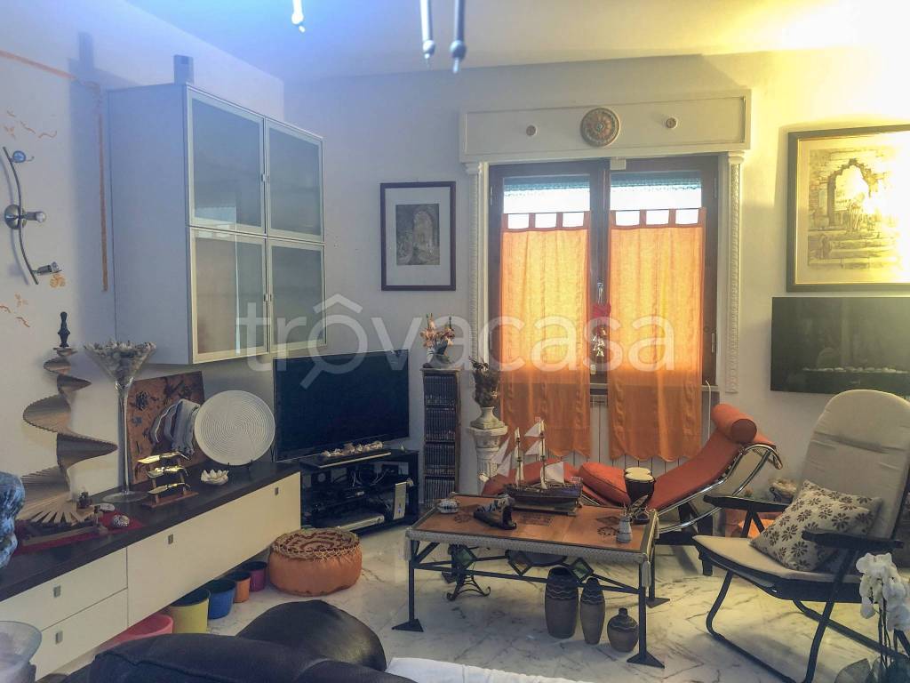 appartamento in vendita a Carrara in zona Centro Città