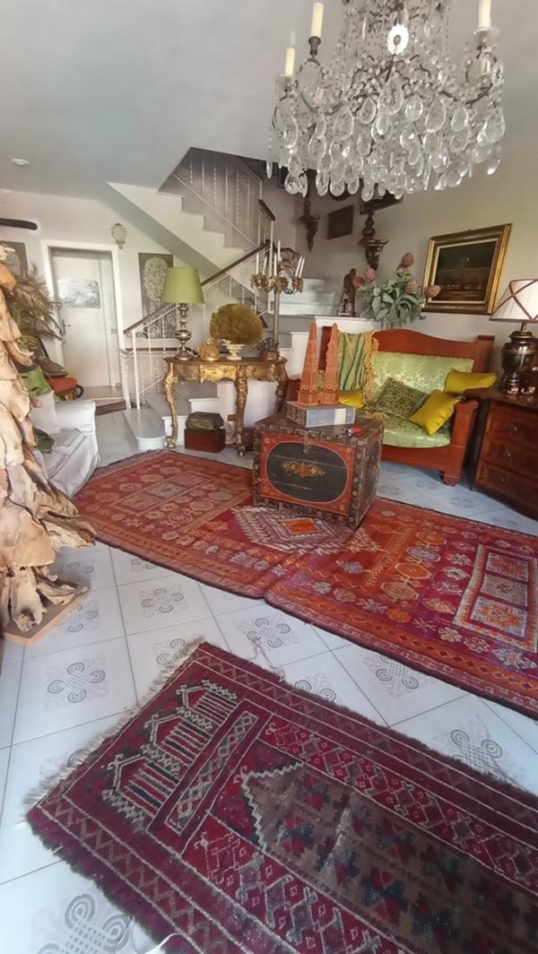 casa indipendente in vendita a Carrara in zona Centro Città