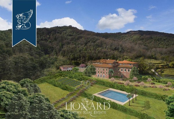 villa in vendita a Carrara