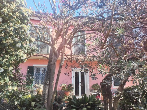 casa indipendente in vendita a Carrara in zona Marasio