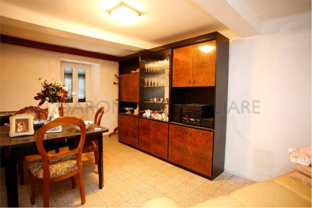 appartamento in vendita a Carrara in zona Gragnana