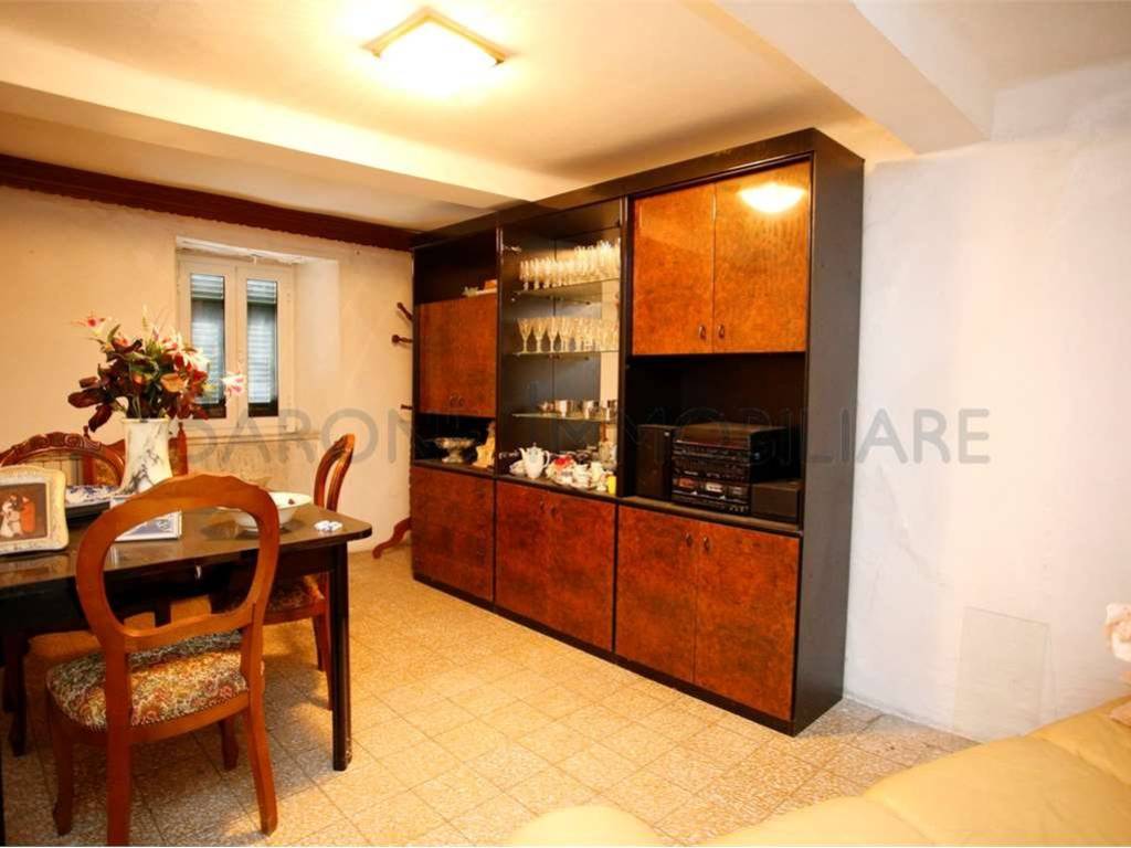 appartamento in vendita a Carrara in zona Torano