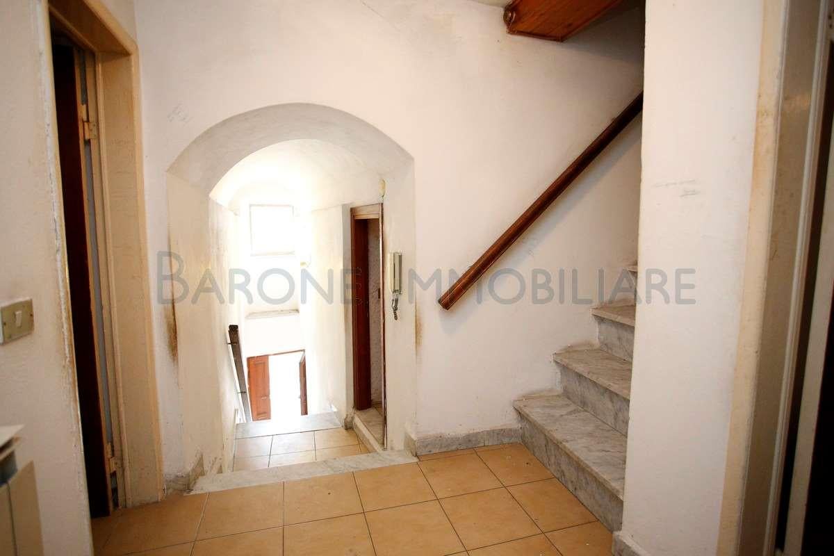 appartamento in vendita a Carrara in zona Gragnana