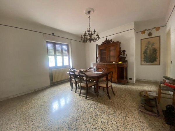 appartamento in vendita a Carrara in zona Fabbrica