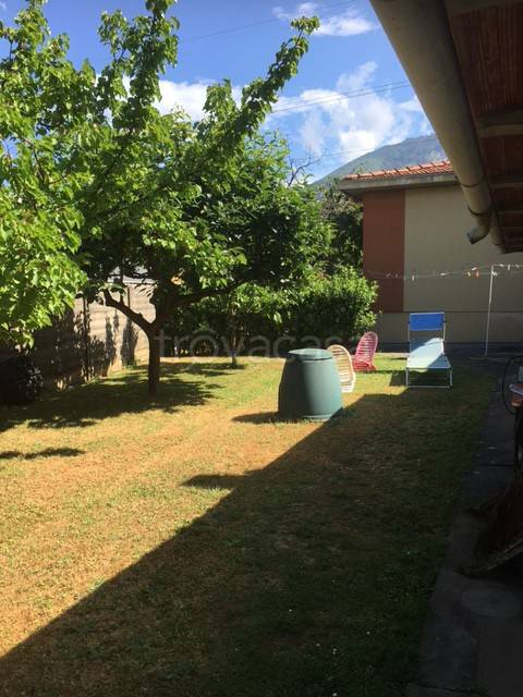 appartamento in vendita a Carrara in zona Avenza