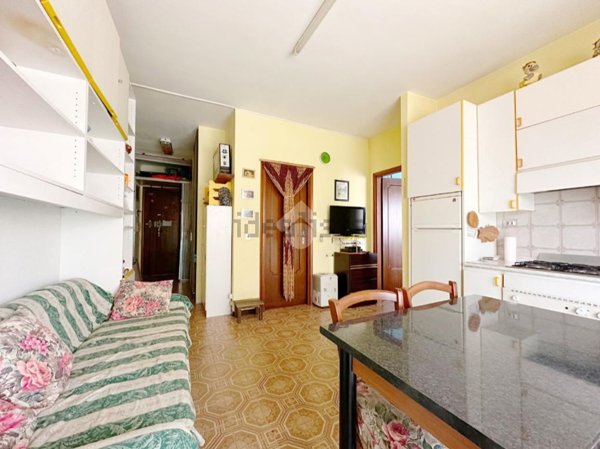 appartamento in vendita a Carrara in zona Marina di Carrara