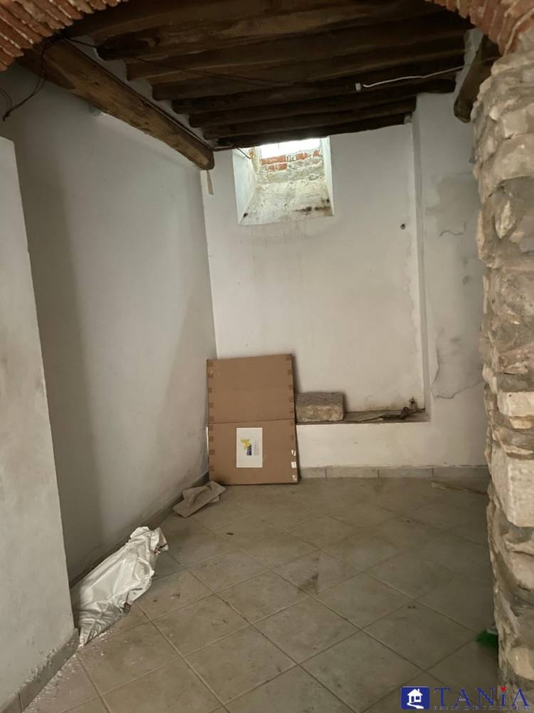 casa indipendente in vendita a Carrara in zona Torano