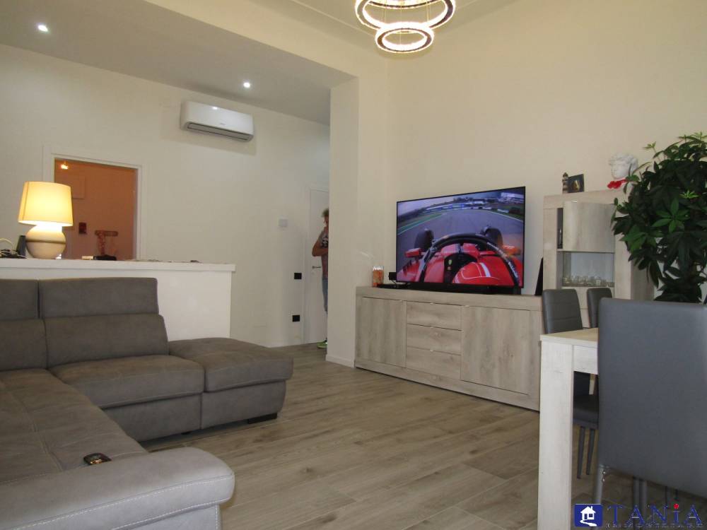 appartamento in vendita a Carrara in zona Marina di Carrara
