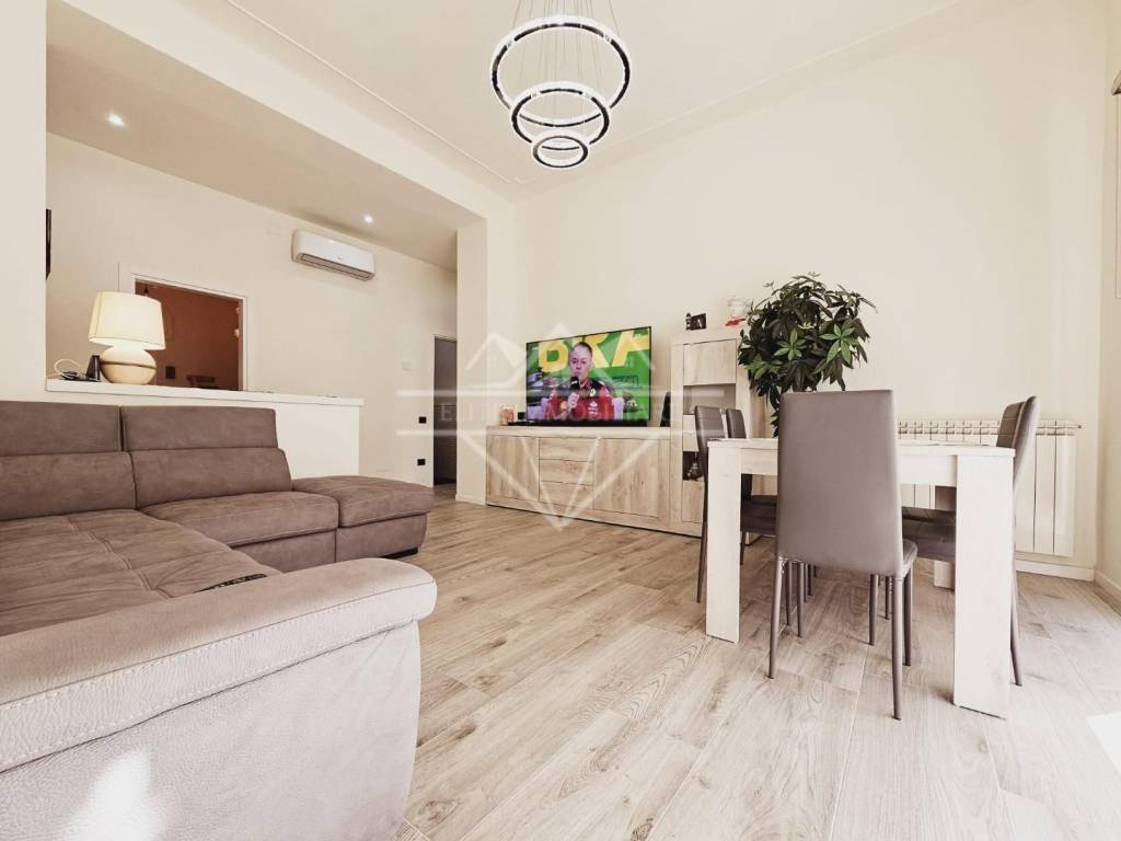 appartamento in vendita a Carrara in zona Marina di Carrara