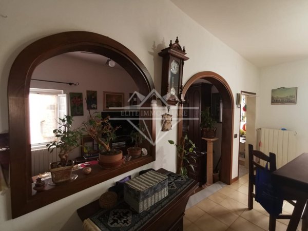 casa indipendente in vendita a Carrara in zona Sorgnano