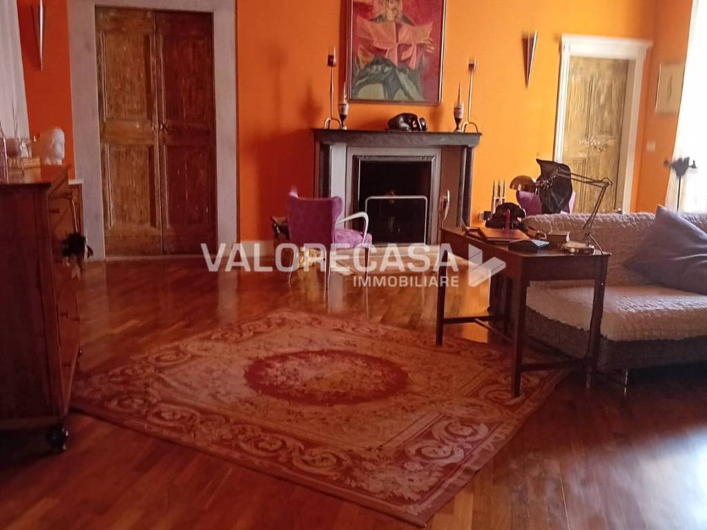 appartamento in vendita a Carrara in zona Centro Città