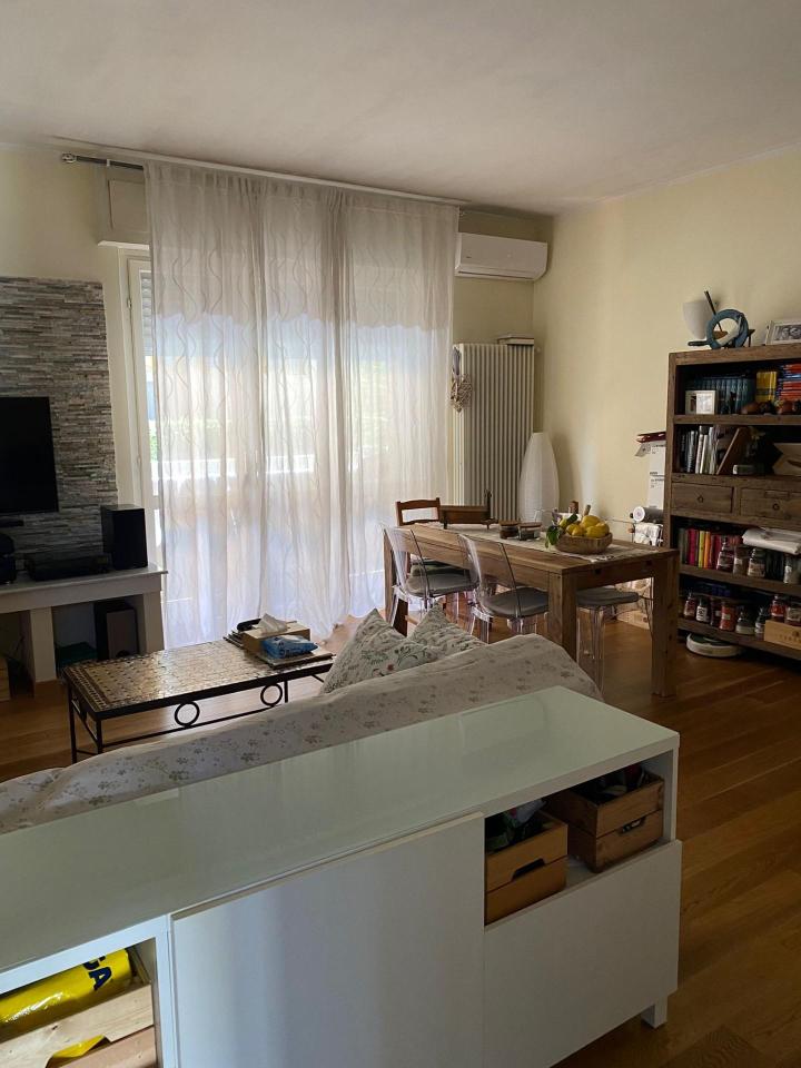 appartamento in vendita a Carrara in zona Marina di Carrara