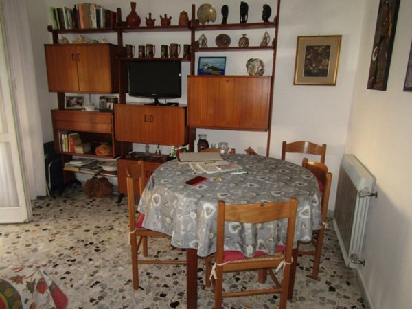 appartamento in vendita a Carrara in zona Marina di Carrara